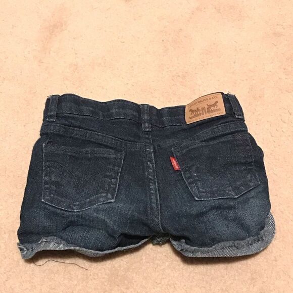 Levi’s shorts  - Picture 4 of 6